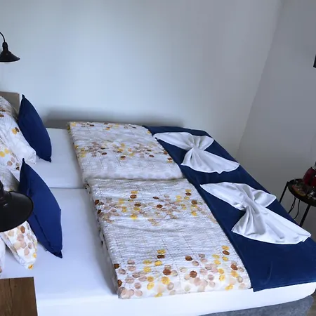 Kerekerdo Vendeghaz Guest house *