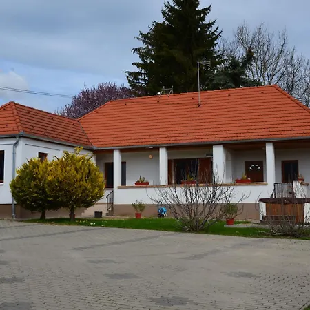 Vendégház Kerekerdo Vendeghaz *