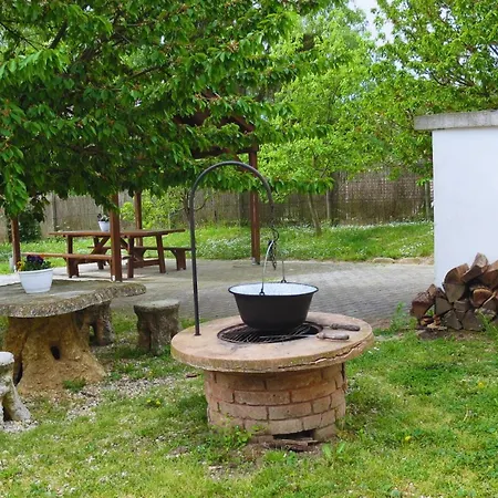 Kerekerdo Vendeghaz Vendégház